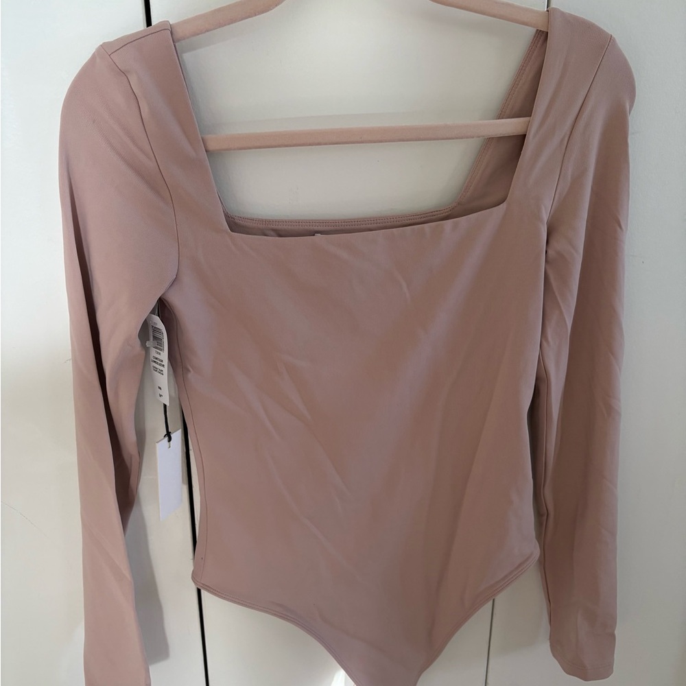 Aritzia Contour Squareneck Longsleeve Bodysuit